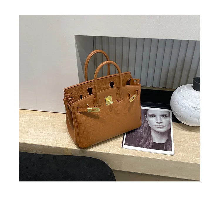 Luxury Brand Handbags for Women, Fashionable Shoulder Bag and Tote Bags in Leather By Famous Designer Elegant