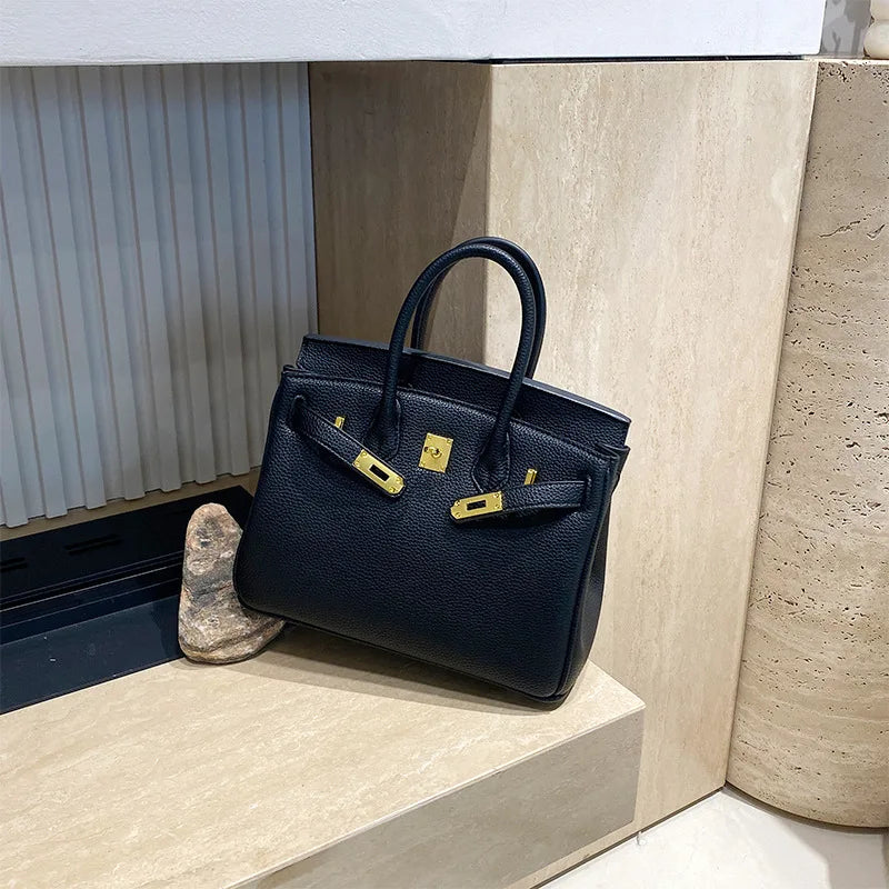 Luxury Brand Handbags for Women, Fashionable Shoulder Bag and Tote Bags in Leather By Famous Designer Elegant