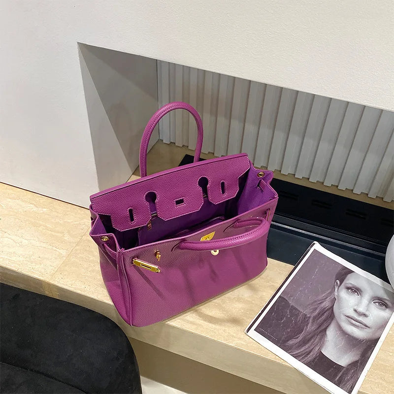 Luxury Brand Handbags for Women, Fashionable Shoulder Bag and Tote Bags in Leather By Famous Designer Elegant