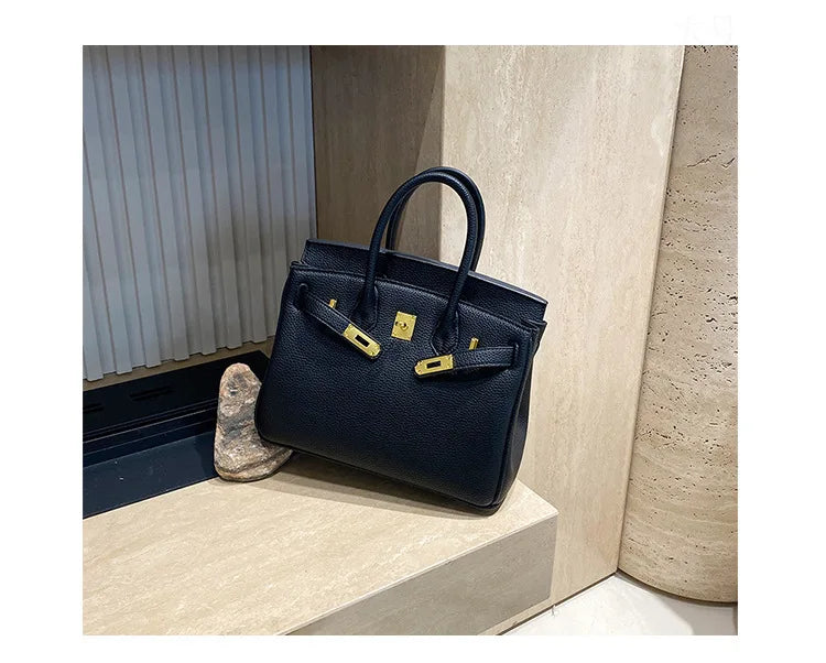 Luxury Brand Handbags for Women, Fashionable Shoulder Bag and Tote Bags in Leather By Famous Designer Elegant