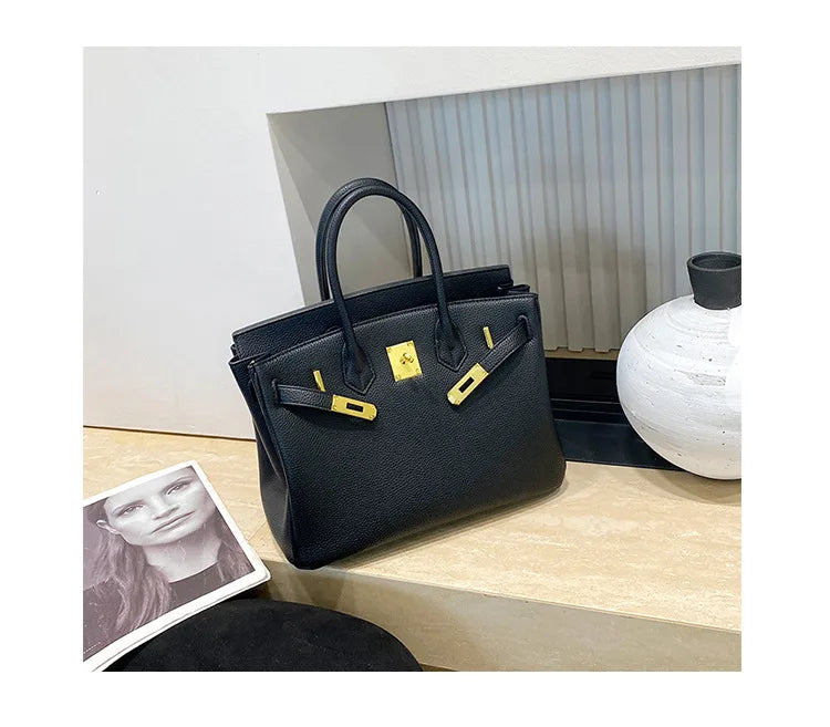 Luxury Brand Handbags for Women, Fashionable Shoulder Bag and Tote Bags in Leather By Famous Designer Elegant