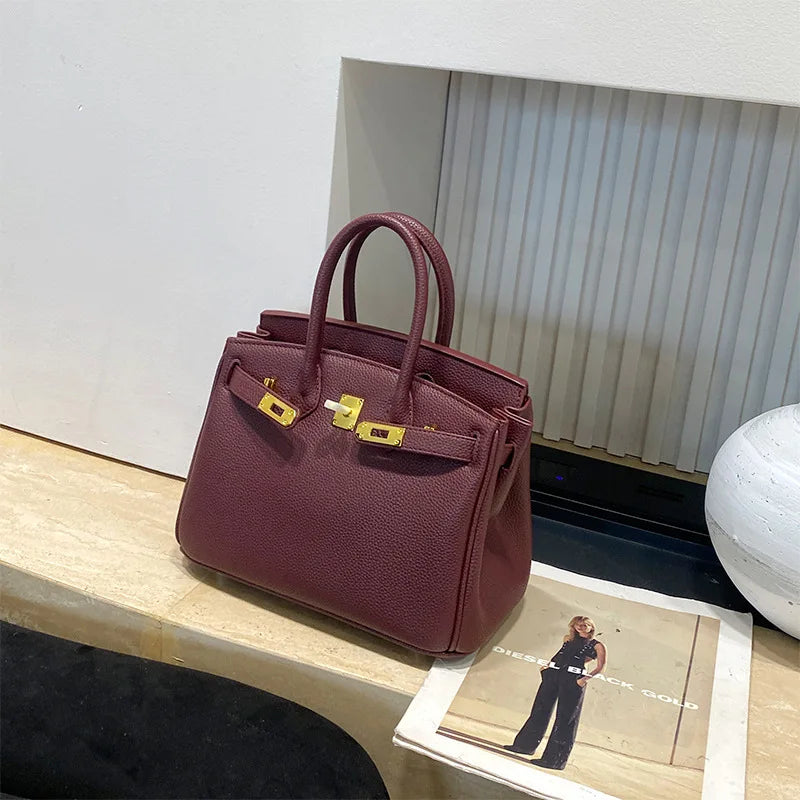 Luxury Brand Handbags for Women, Fashionable Shoulder Bag and Tote Bags in Leather By Famous Designer Elegant