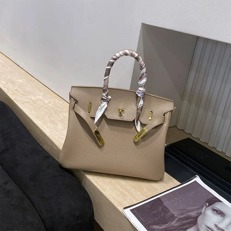 Luxury Brand Handbags for Women, Fashionable Shoulder Bag and Tote Bags in Leather By Famous Designer Elegant