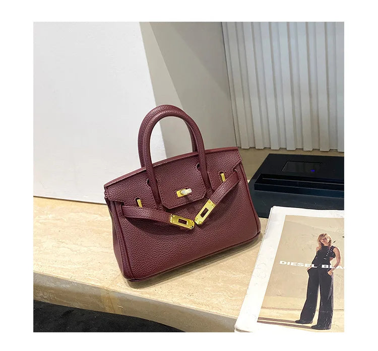 Luxury Brand Handbags for Women, Fashionable Shoulder Bag and Tote Bags in Leather By Famous Designer Elegant