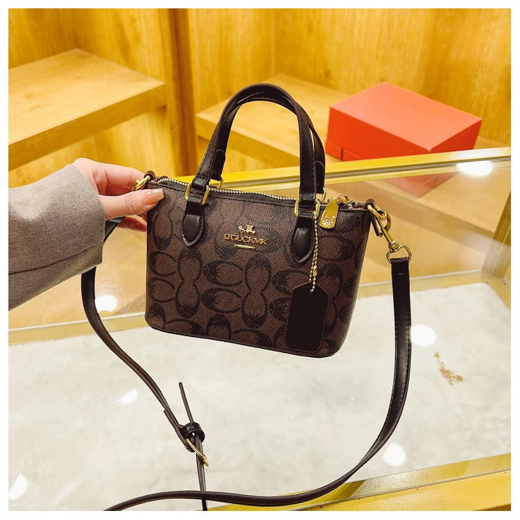 Chic Vintage Messenger Bag For Women - High-Quality Leather Crossbody Purse With Modern Minimalist Luxury Designer Style