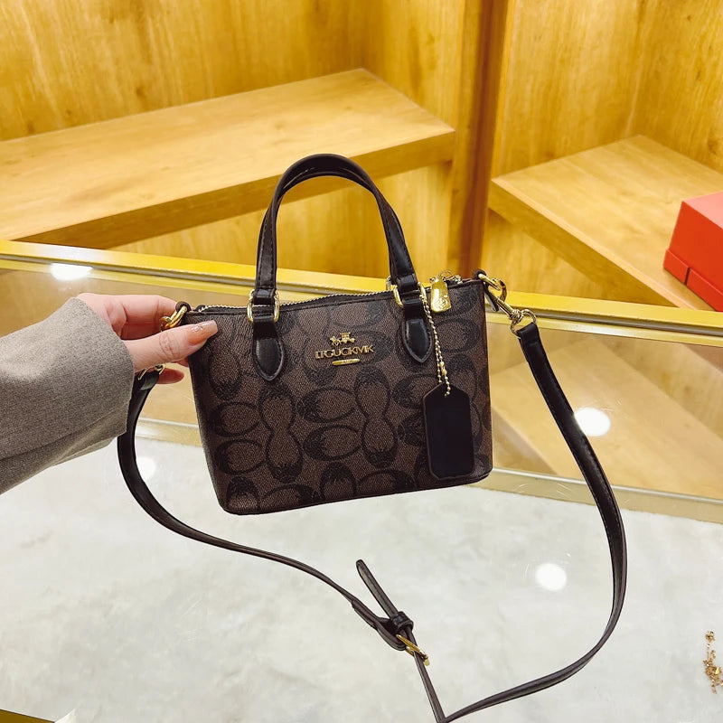 Chic Vintage Messenger Bag For Women - High-Quality Leather Crossbody Purse With Modern Minimalist Luxury Designer Style